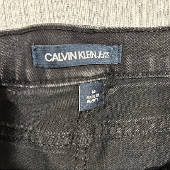 Calvin Klein High Rise Shorts - Picture 3 of 8